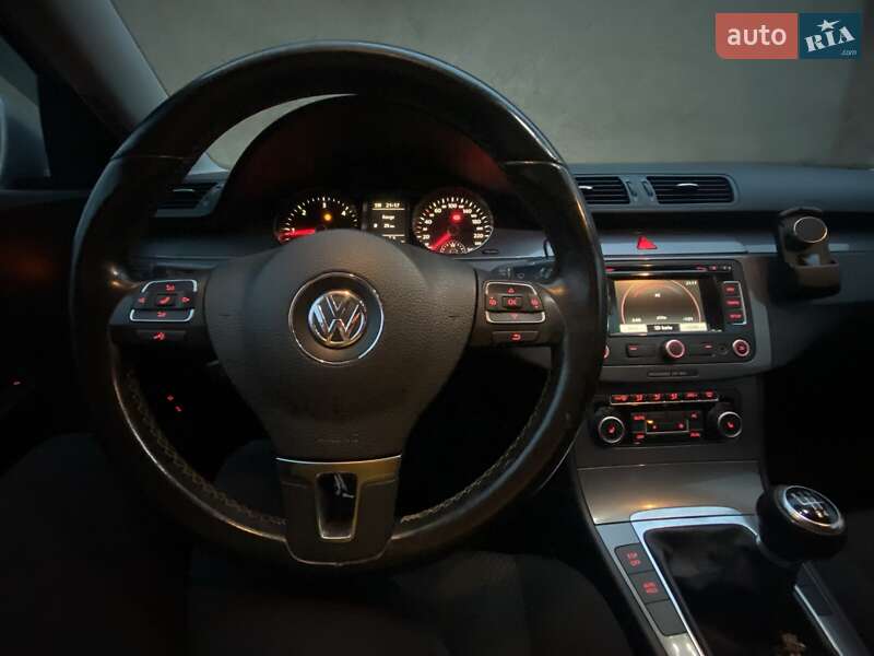 Седан Volkswagen Passat 2010 в Мукачево