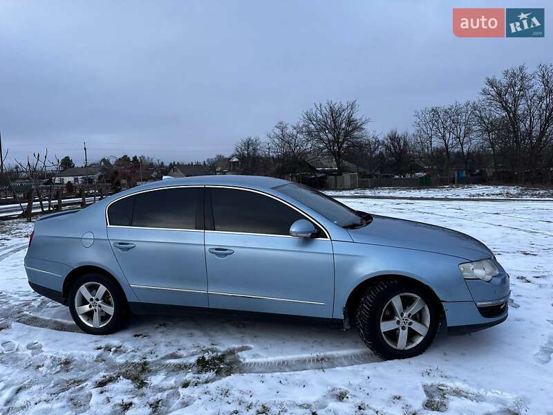 Седан Volkswagen Passat 2006 в Гайвороне