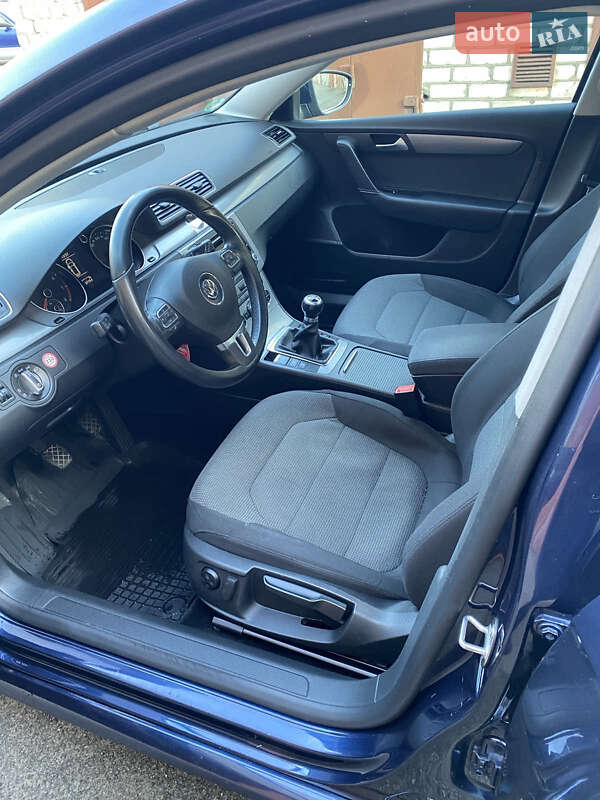 Универсал Volkswagen Passat 2012 в Киеве