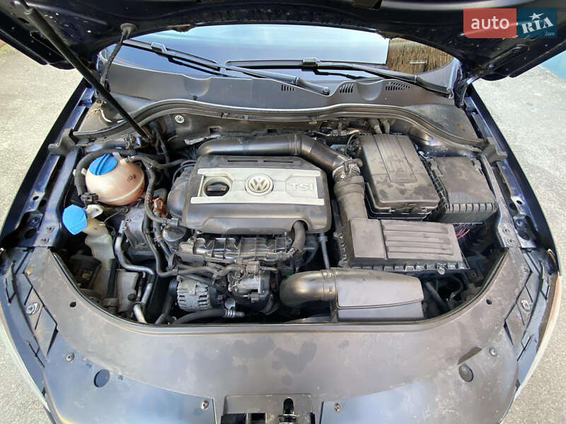 Универсал Volkswagen Passat 2012 в Киеве