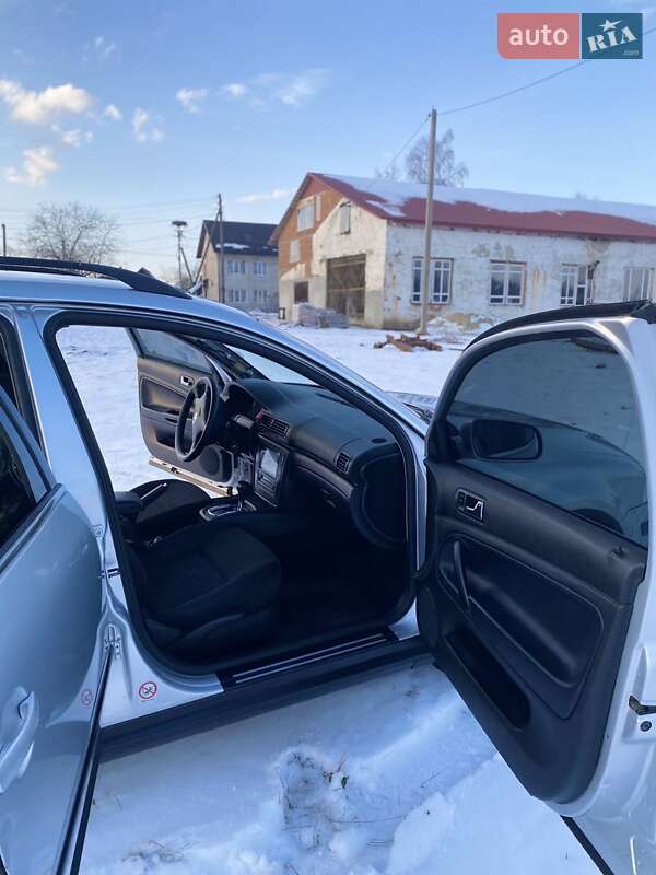 Універсал Volkswagen Passat 2004 в Надвірній