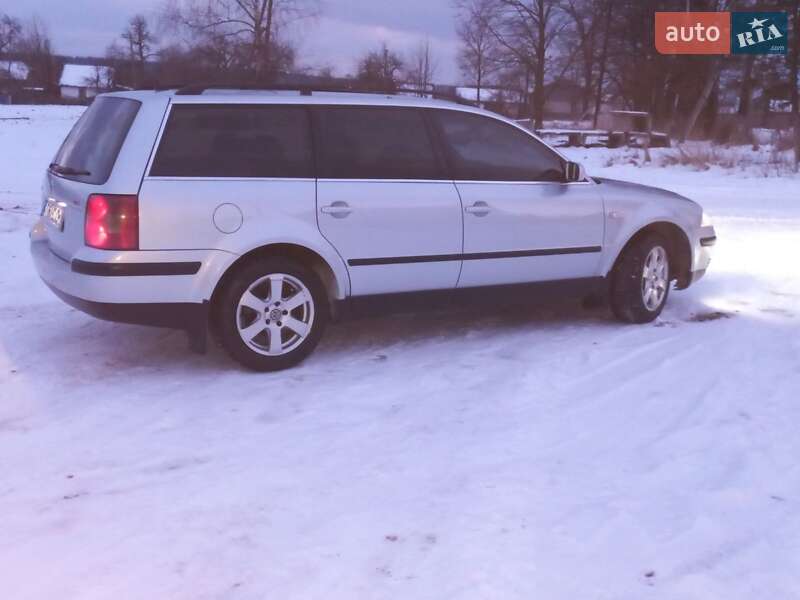 Універсал Volkswagen Passat 2004 в Надвірній