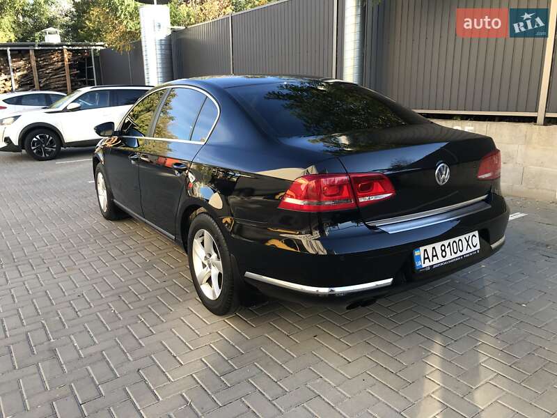 Седан Volkswagen Passat 2012 в Киеве