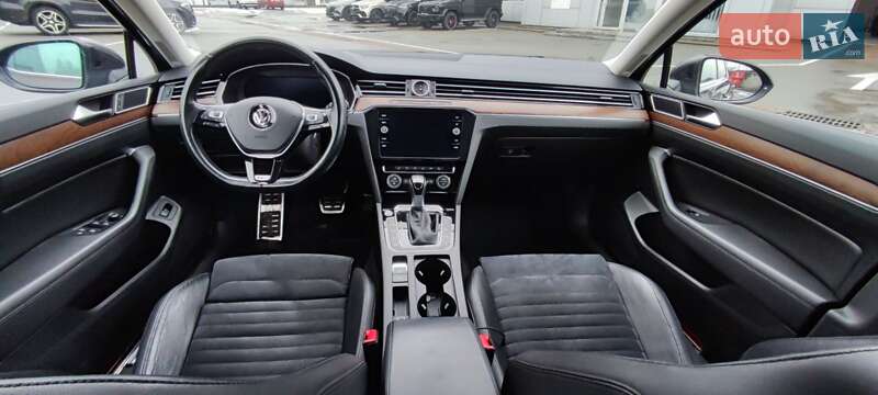 Седан Volkswagen Passat 2017 в Києві