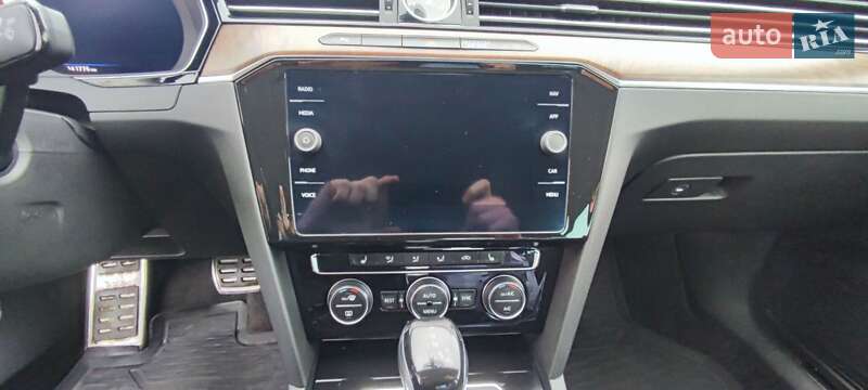 Седан Volkswagen Passat 2017 в Києві