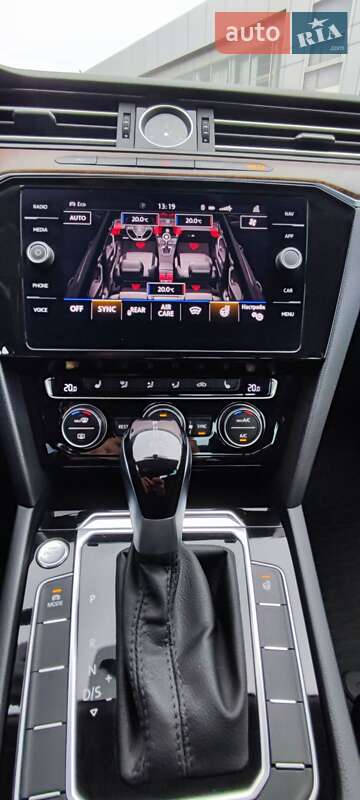 Седан Volkswagen Passat 2017 в Києві