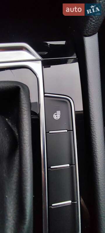 Седан Volkswagen Passat 2017 в Києві