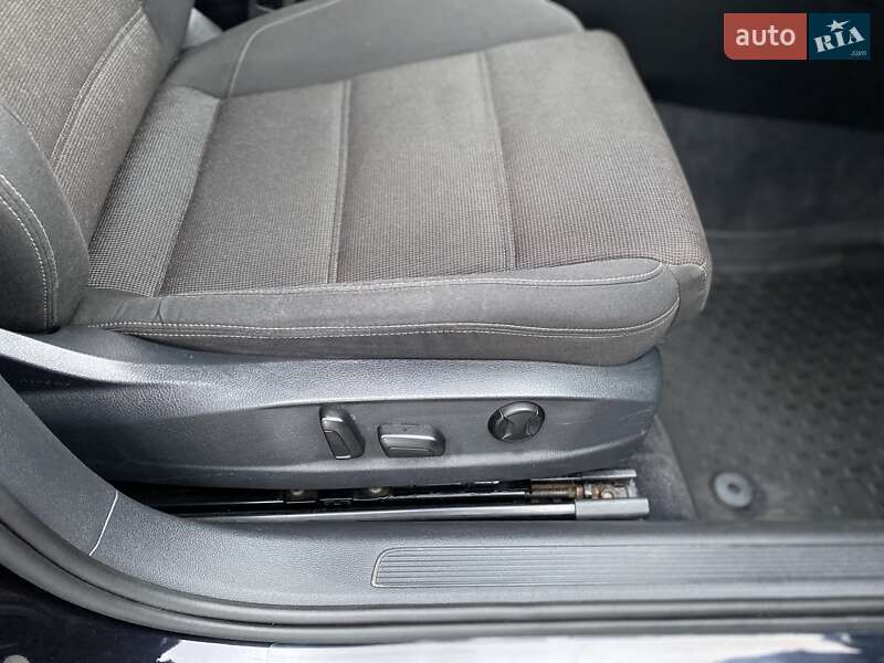 Универсал Volkswagen Passat 2015 в Полтаве