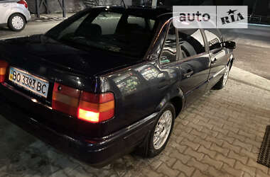 Седан Volkswagen Passat 1995 в 