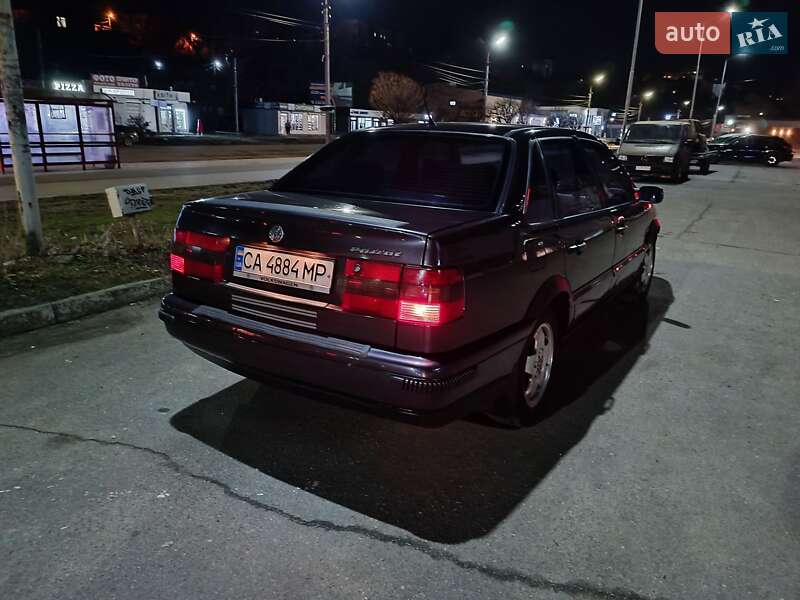 Седан Volkswagen Passat 1994 в Черкассах