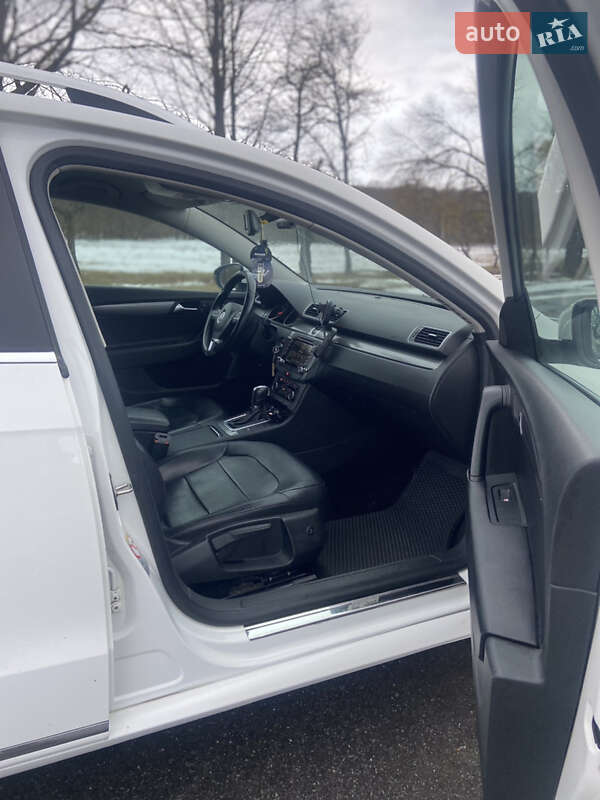 Універсал Volkswagen Passat 2011 в Вінниці