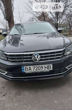 Универсал Volkswagen Passat 2016 в Кропивницком
