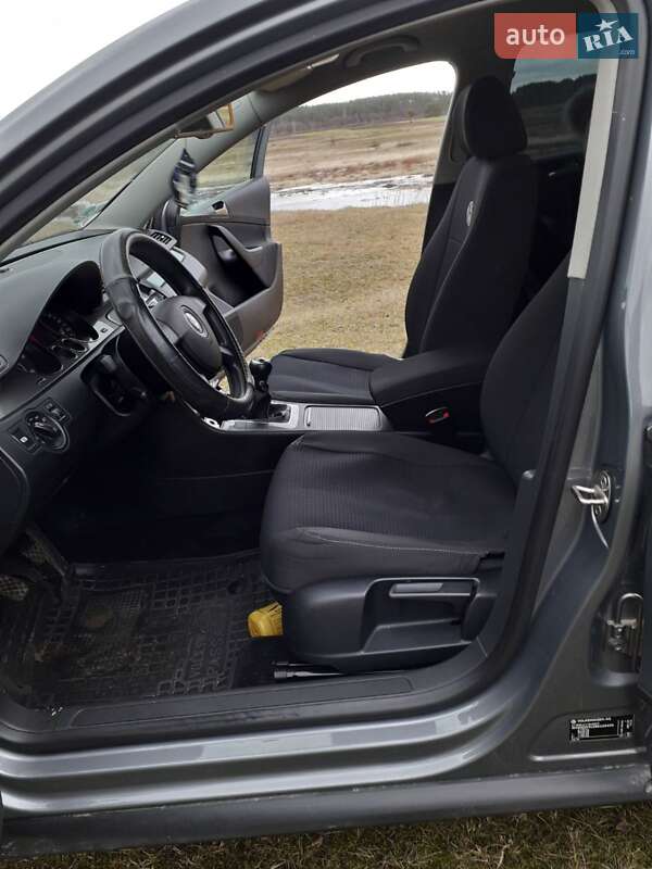 Универсал Volkswagen Passat 2008 в Сарнах
