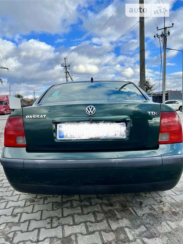 Седан Volkswagen Passat 1998 в Гостомеле