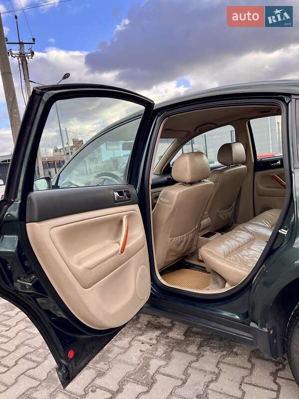 Седан Volkswagen Passat 1998 в Гостомеле