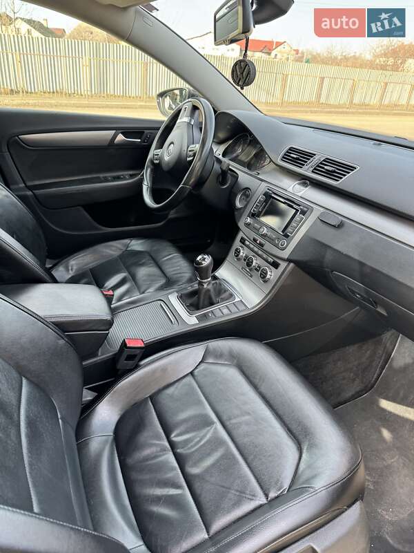 Универсал Volkswagen Passat 2014 в Одессе