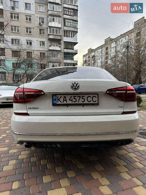 Седан Volkswagen Passat 2017 в Кропивницком