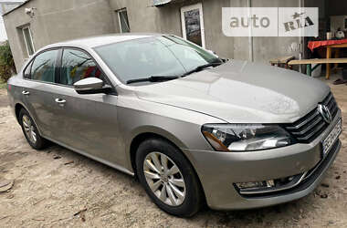 Седан Volkswagen Passat 2012 в Николаеве