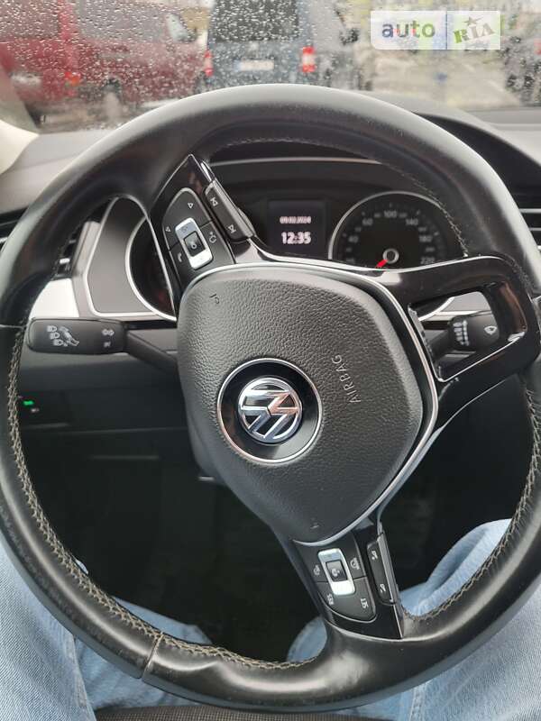 Универсал Volkswagen Passat 2015 в Золотоноше
