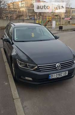 Універсал Volkswagen Passat 2017 в Миргороді