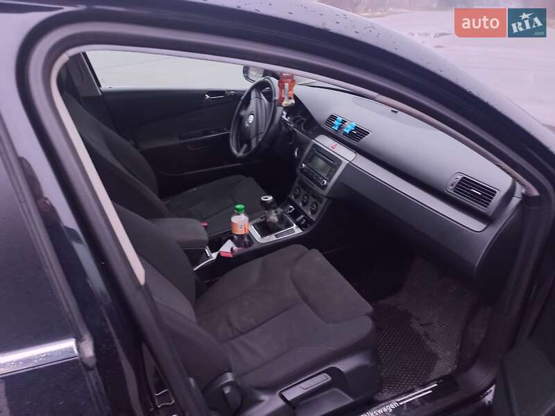 Універсал Volkswagen Passat 2006 в Полонному