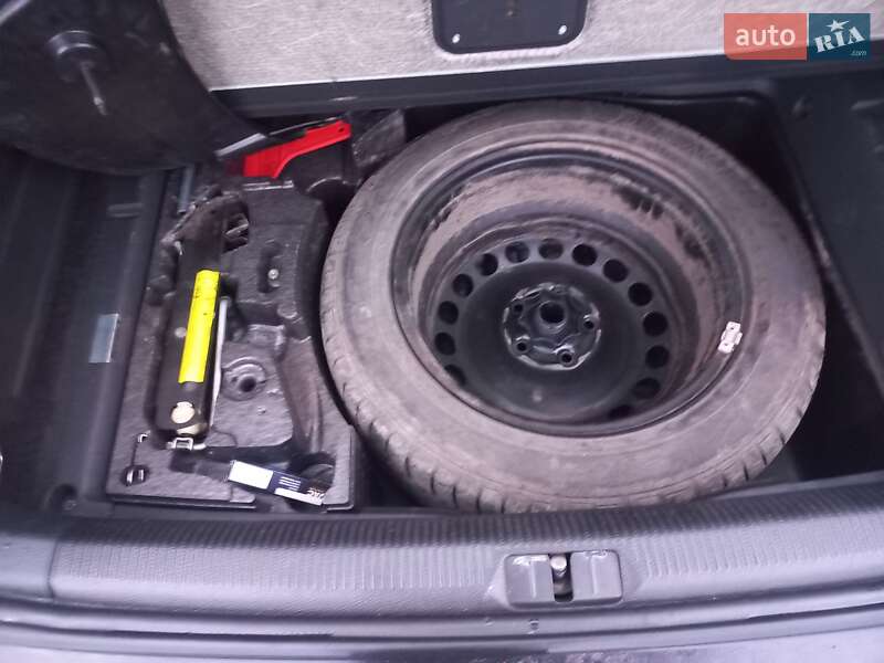 Універсал Volkswagen Passat 2006 в Полонному