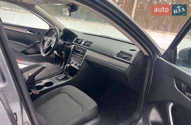 Седан Volkswagen Passat 2011 в Врадиевке