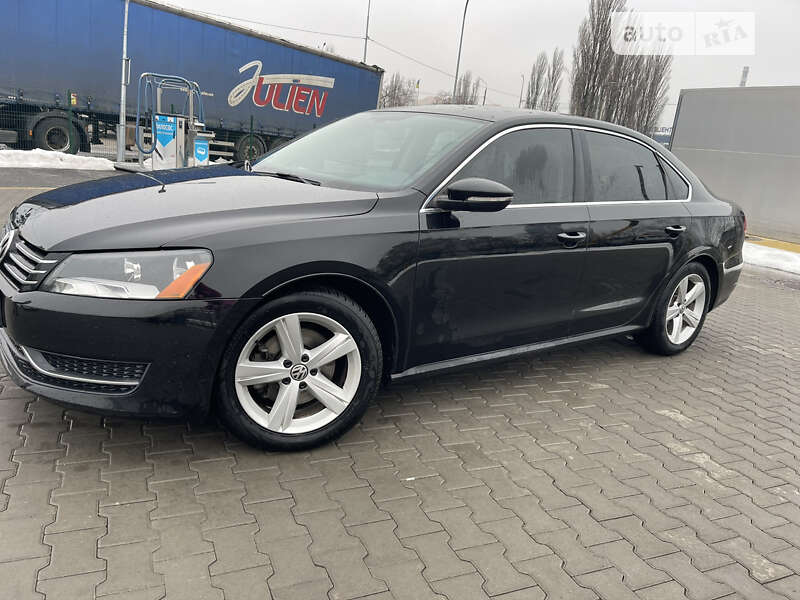Седан Volkswagen Passat 2012 в 