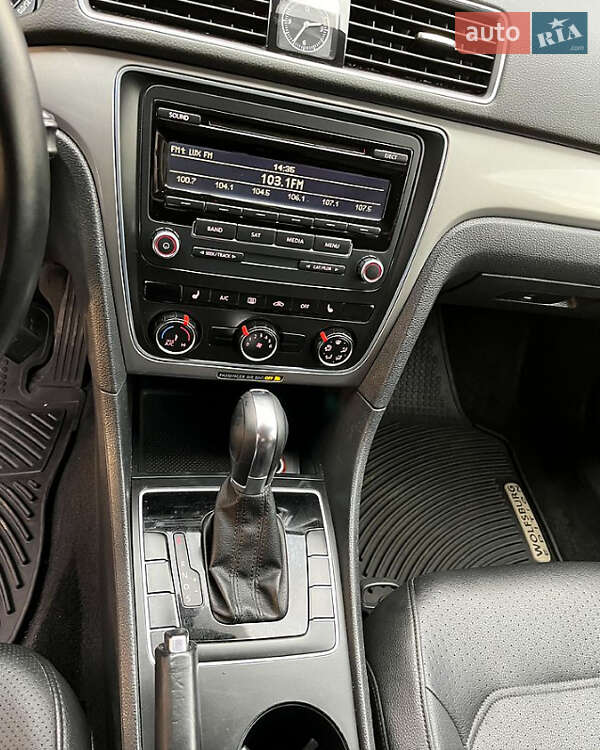 Седан Volkswagen Passat 2014 в Бучаче