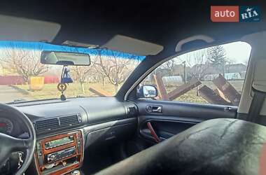 Седан Volkswagen Passat 2003 в Киеве