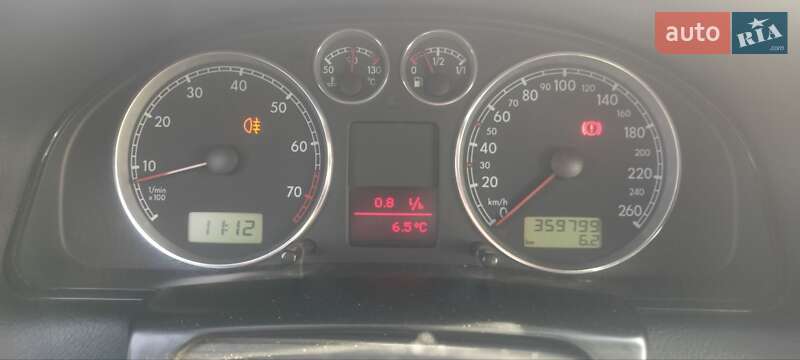 Седан Volkswagen Passat 2003 в Києві