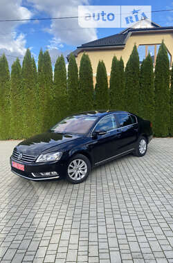 Седан Volkswagen Passat 2011 в Самборе