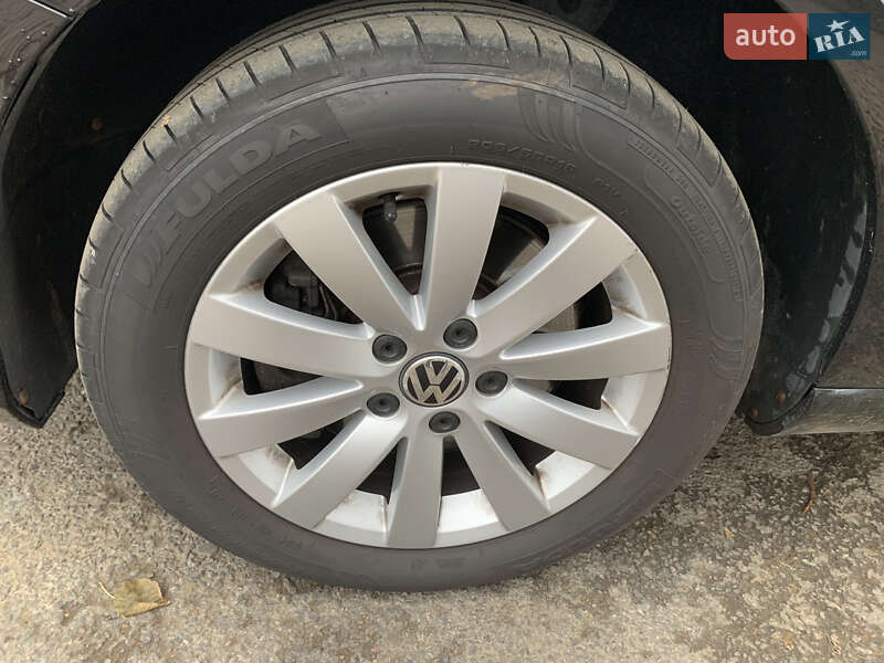 Універсал Volkswagen Passat 2011 в Мукачевому