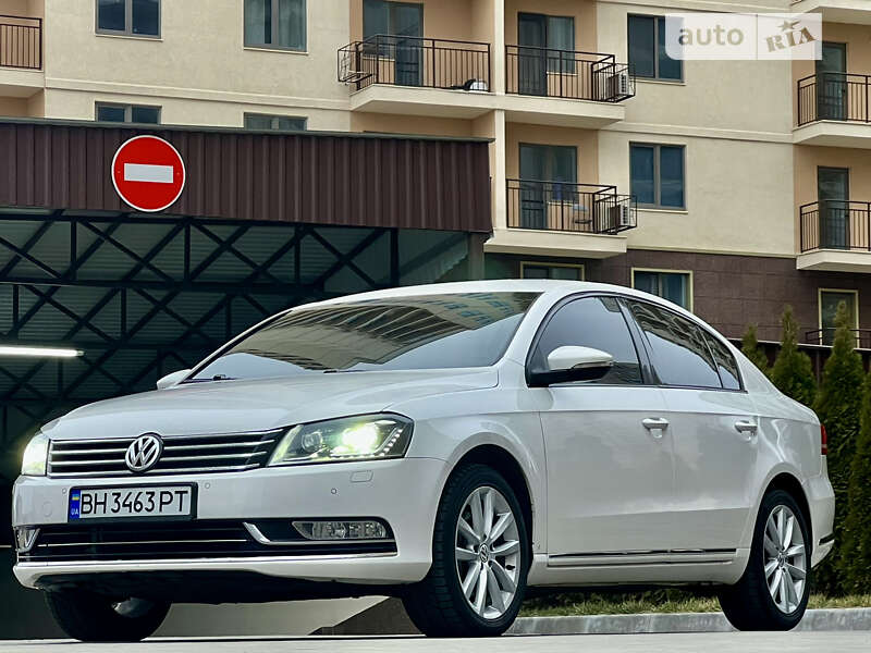 Седан Volkswagen Passat 2013 в Одессе