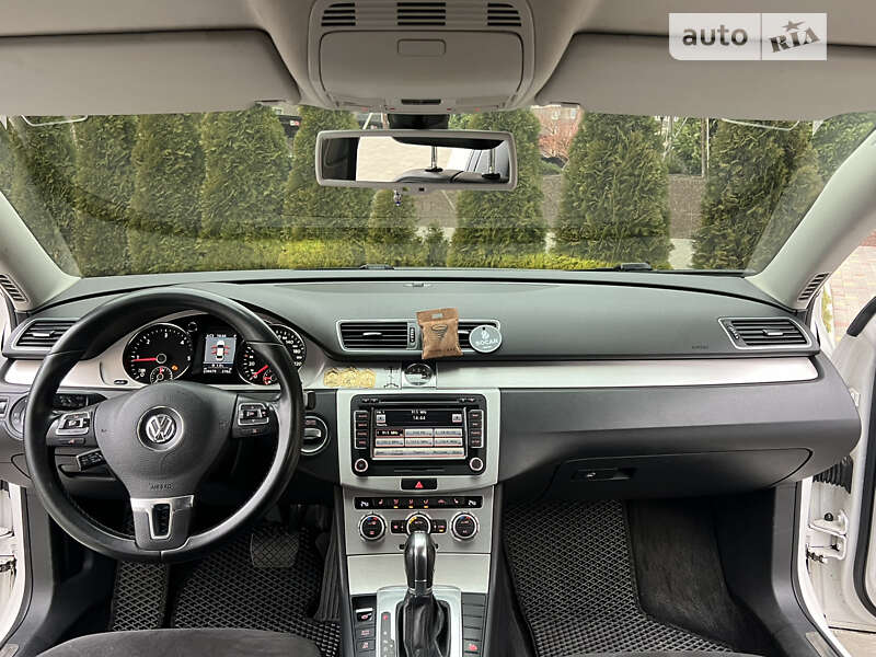 Седан Volkswagen Passat 2013 в Одессе