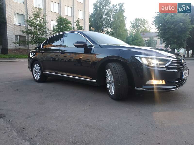 Седан Volkswagen Passat 2017 в Житомире