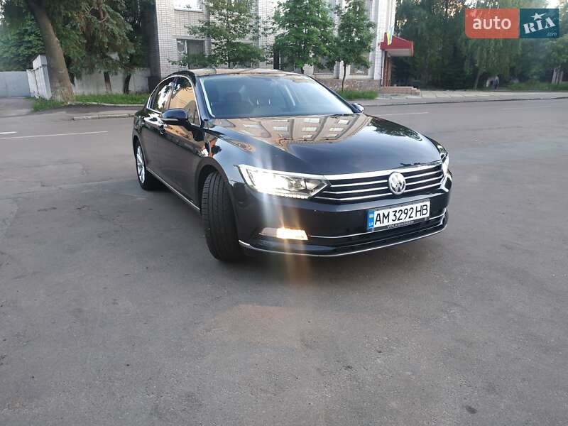 Седан Volkswagen Passat 2017 в Житомире
