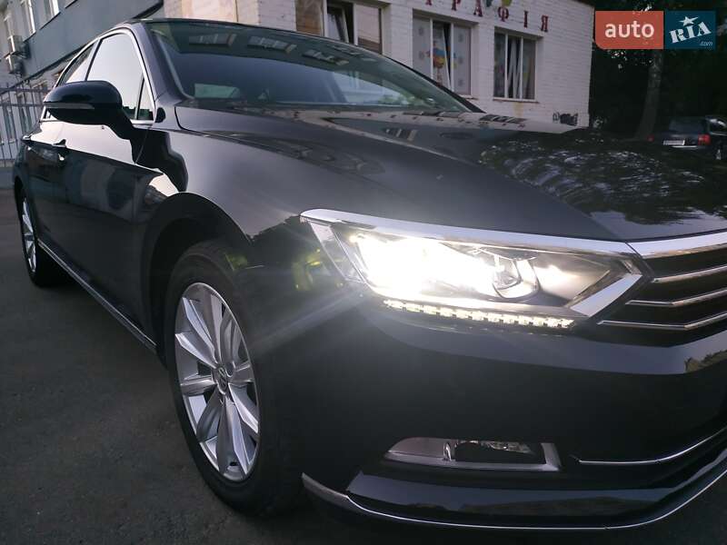 Седан Volkswagen Passat 2017 в Житомире