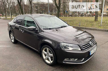 Седан Volkswagen Passat 2011 в Киеве