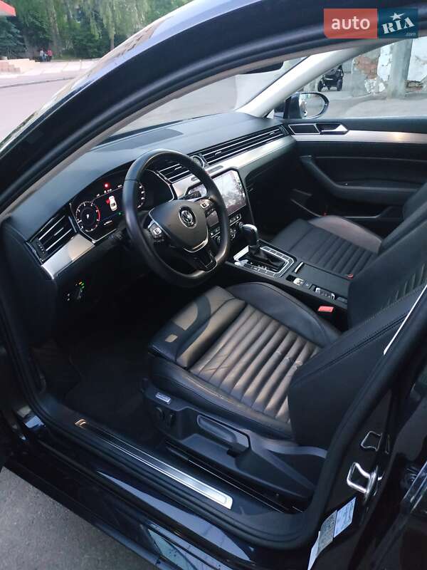 Седан Volkswagen Passat 2017 в Житомире