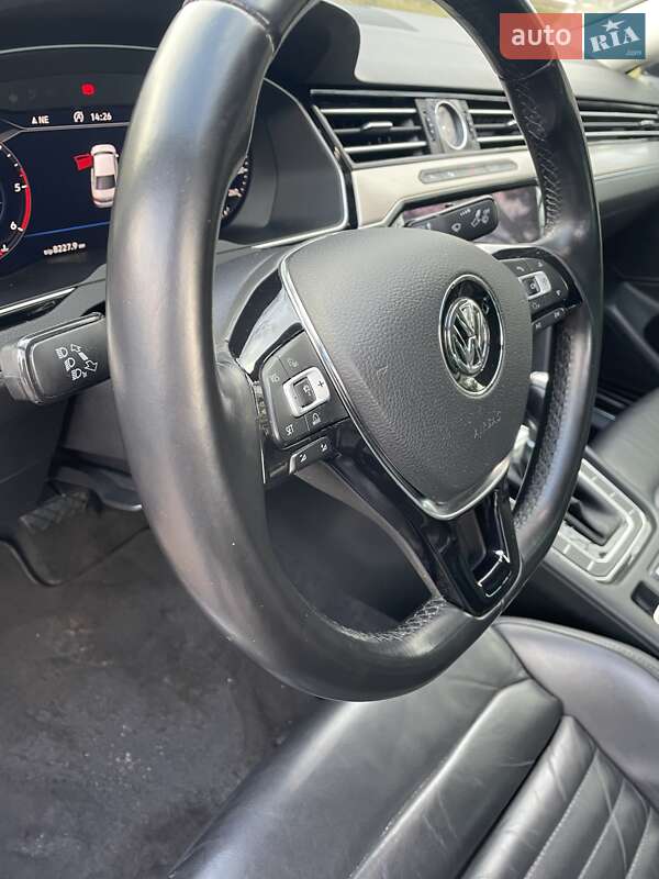 Седан Volkswagen Passat 2017 в Житомире