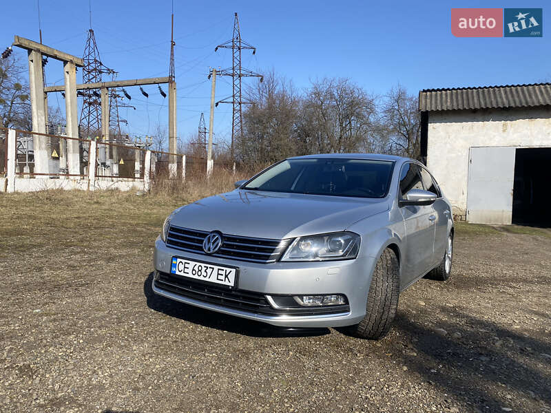 Седан Volkswagen Passat 2013 в Чернівцях