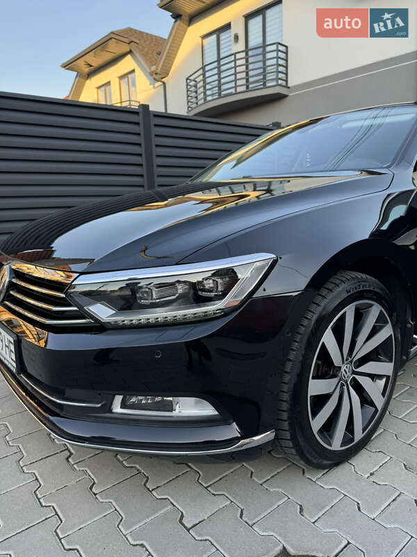 Седан Volkswagen Passat 2016 в Мукачевому