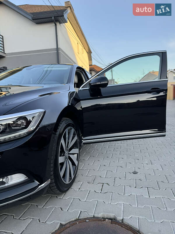 Седан Volkswagen Passat 2016 в Мукачевому