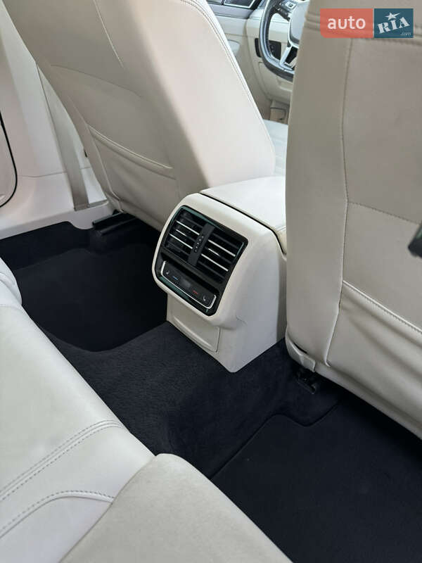 Седан Volkswagen Passat 2016 в Мукачевому