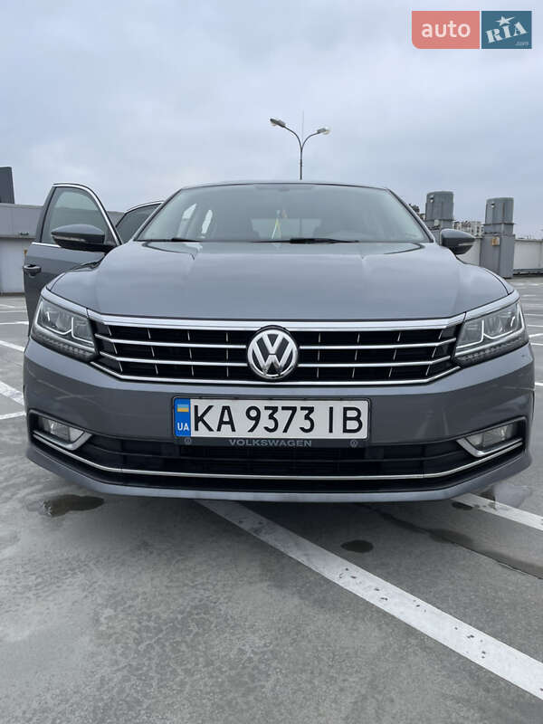 Седан Volkswagen Passat 2016 в Києві