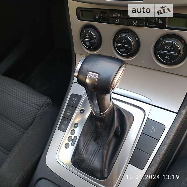 Універсал Volkswagen Passat 2009 в Миколаєві