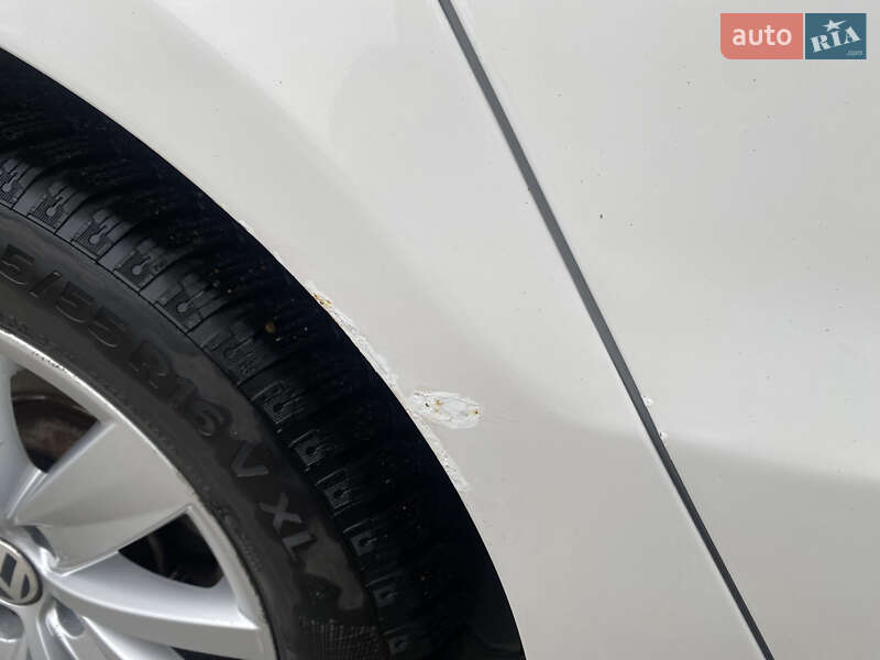 Седан Volkswagen Passat 2014 в Черновцах