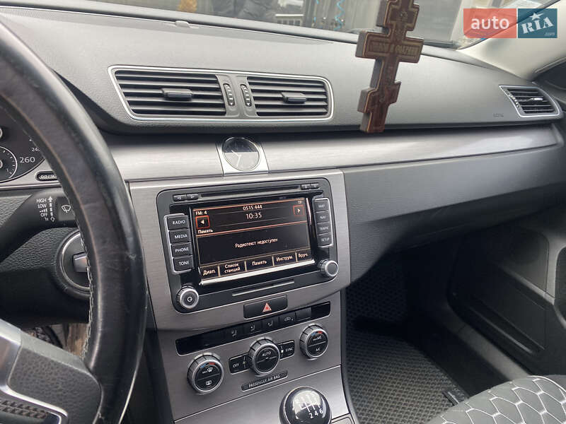 Седан Volkswagen Passat 2014 в Черновцах