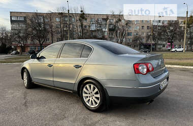 Седан Volkswagen Passat 2009 в Ровно